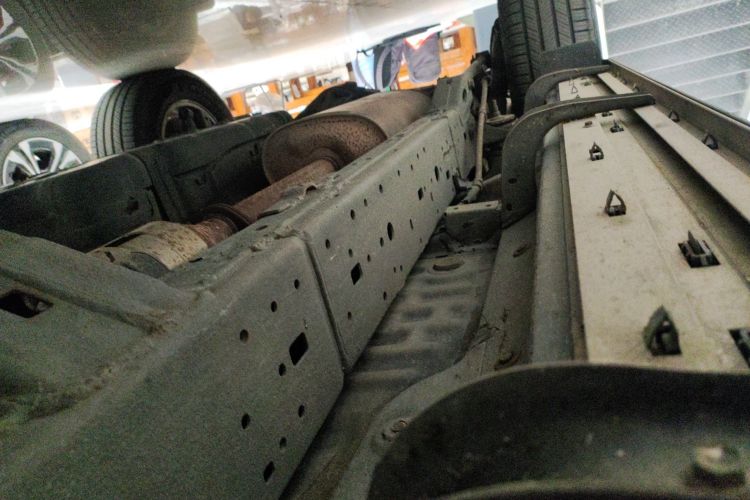 丰田 普拉多 2016款 2.7L 自动标准版局部细节9001