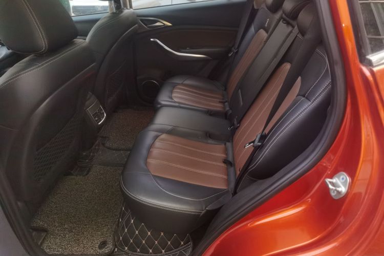 比亚迪 宋新能源 2017款 宋EV300 尊贵型中控内饰7004