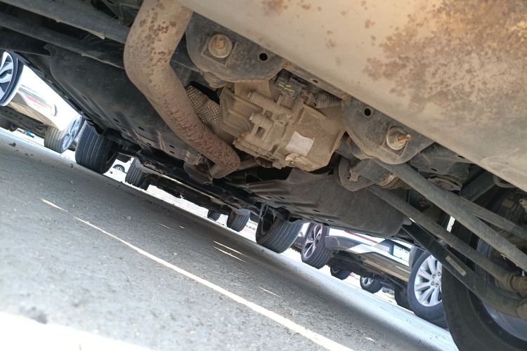 Jeep 自由侠 2016款 2.0L 自动四驱75周年致敬版局部细节9009