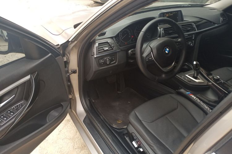 宝马3系 2017款 320Li 时尚型中控内饰20