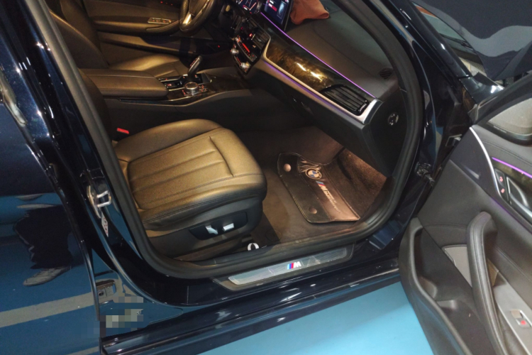 宝马5系 2018款 525Li M运动套装局部细节9005