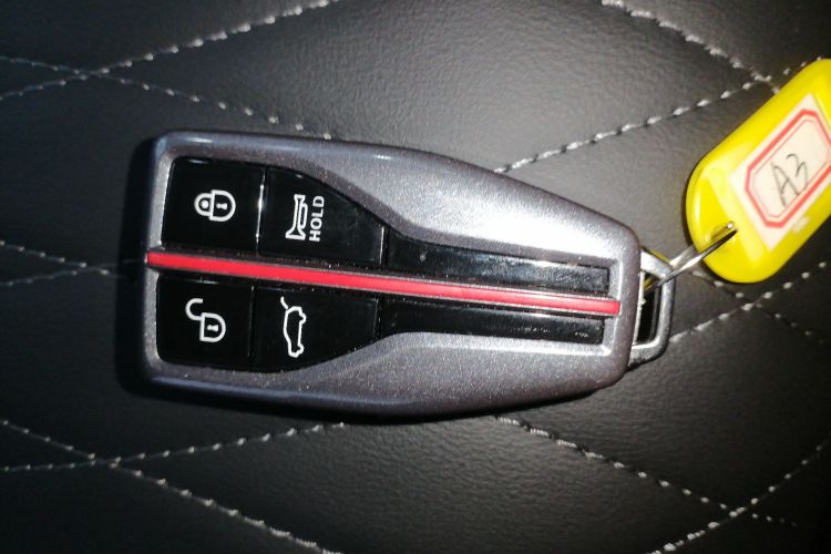 红旗HS5 2022款 改款 2.0T 智联旗享版中控内饰11