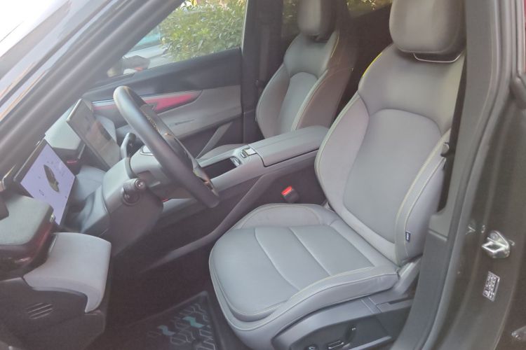 领克08 EM-P 2023款 120km 长续航Halo中控内饰19