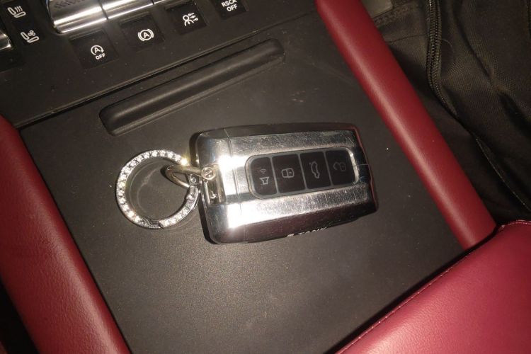 坦克300 2025款 2.0T 征服者中控内饰7001