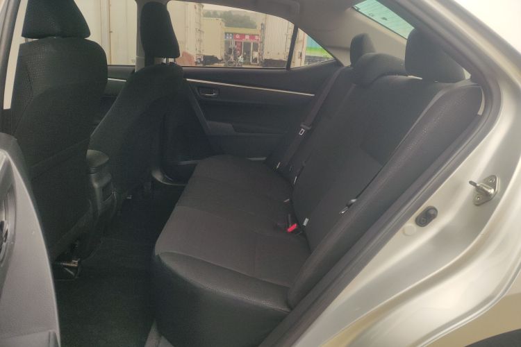 丰田 卡罗拉 2017款 改款 1.2T S-CVT GL中控内饰21