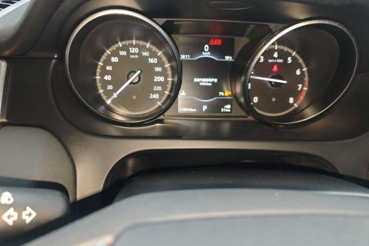 路虎 发现神行 2018款 240PS SE版中控内饰15