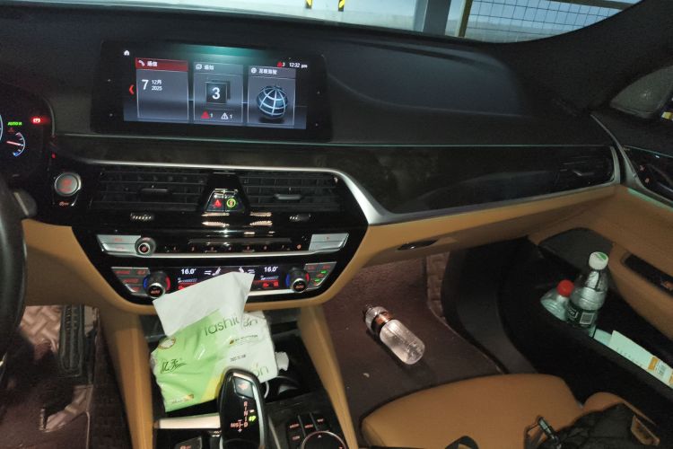 宝马6系GT 2019款 630i M运动套装中控内饰16