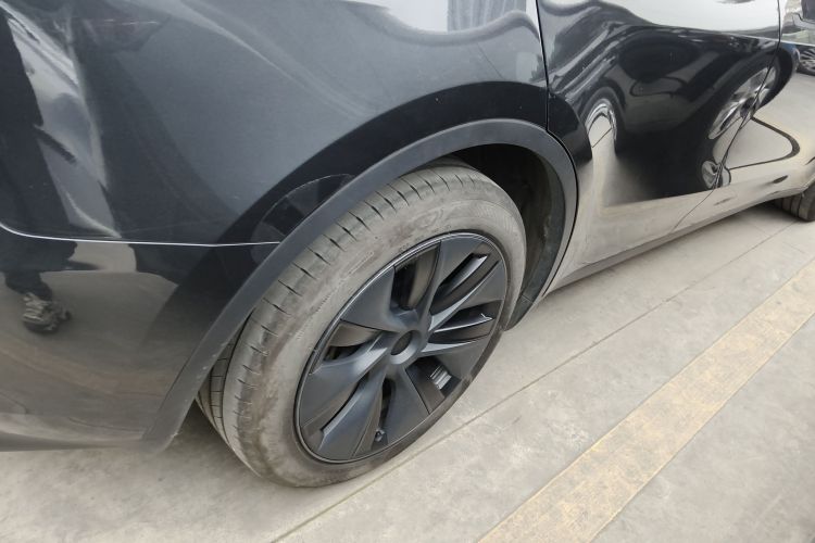 特斯拉 Model Y 2024款 后轮驱动版车身外观6008