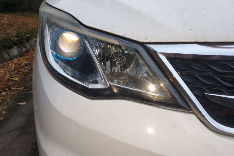 长安凯程 长安欧尚A600 2016款 1.5L 手动精英型7座车身外观8