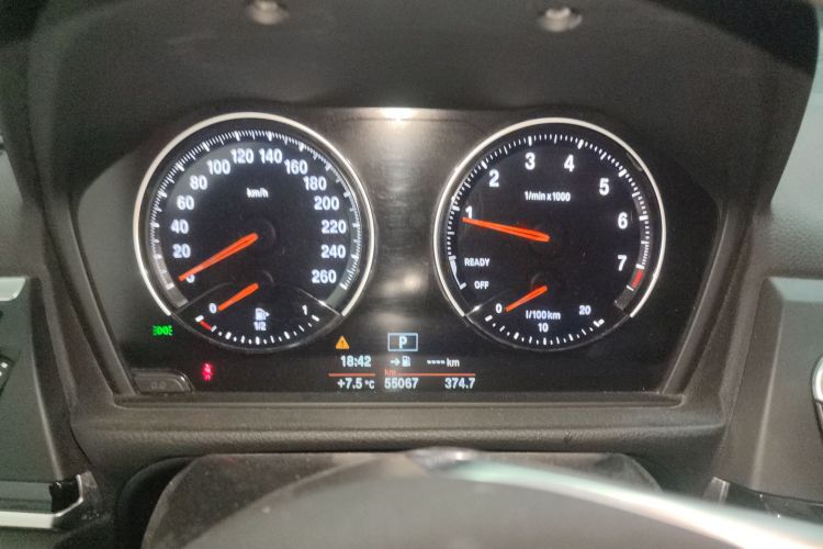 宝马1系 2018款 改款 118i 运动型中控内饰14