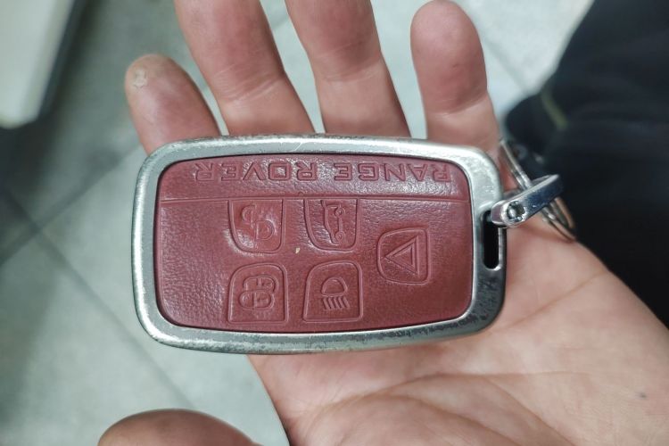 路虎 发现神行 2017款 2.0T PURE中控内饰11