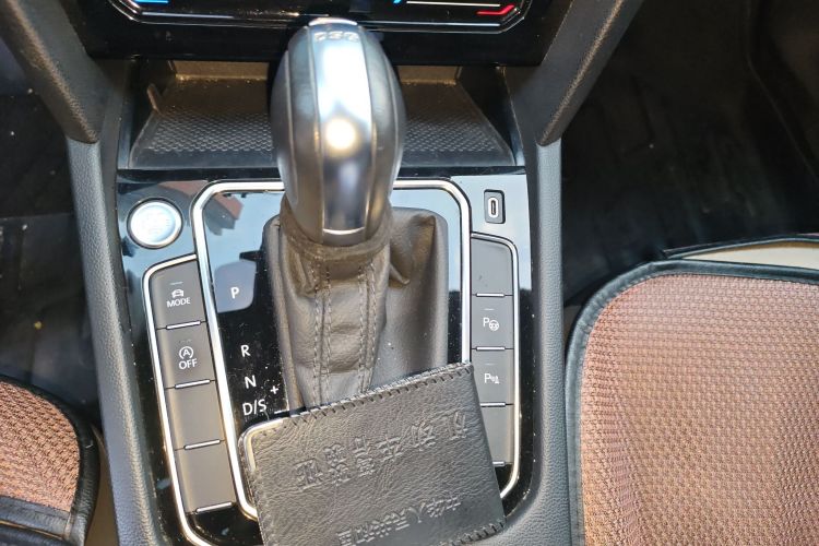 一汽-大众CC 2021款 380TSI 夺目版中控内饰18