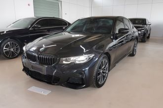 宝马3系 2022款 330i M运动曜夜套装