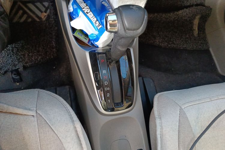 本田 锋范经典 2008款 1.5L 自动精英版中控内饰18