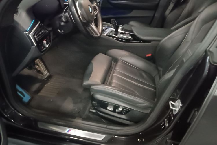 宝马6系GT 2021款 630i M运动套装中控内饰19