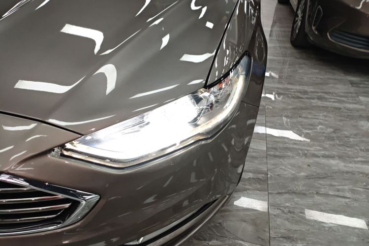 福特 蒙迪欧 2017款 改款 EcoBoost 180 时尚型局部细节36