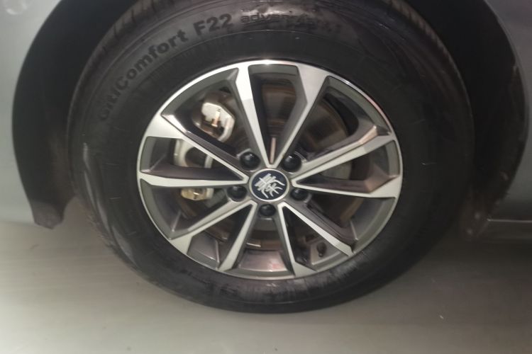 比亚迪 秦PLUS 2023款 冠军版 DM-i 55KM领先型车身外观6002