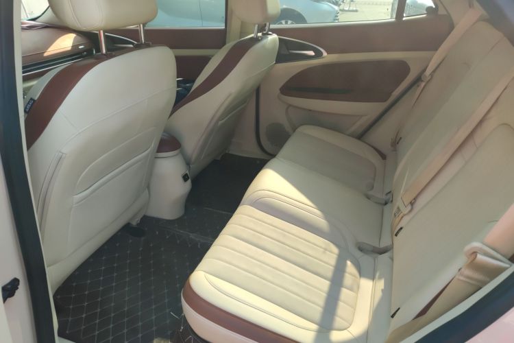 欧拉好猫 2022款 400km标准续航 豪华型 三元锂中控内饰21