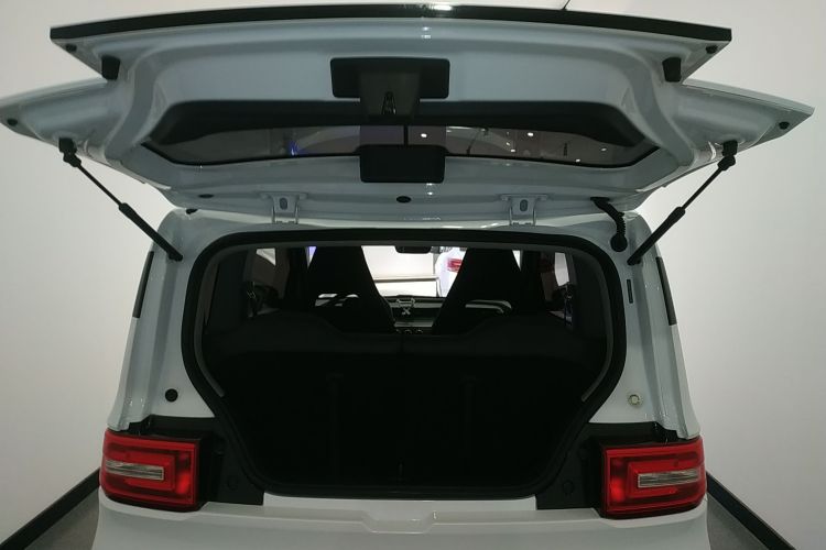 五菱汽车 宏光MINIEV 2022款 自在款 磷酸铁锂机舱底盘23