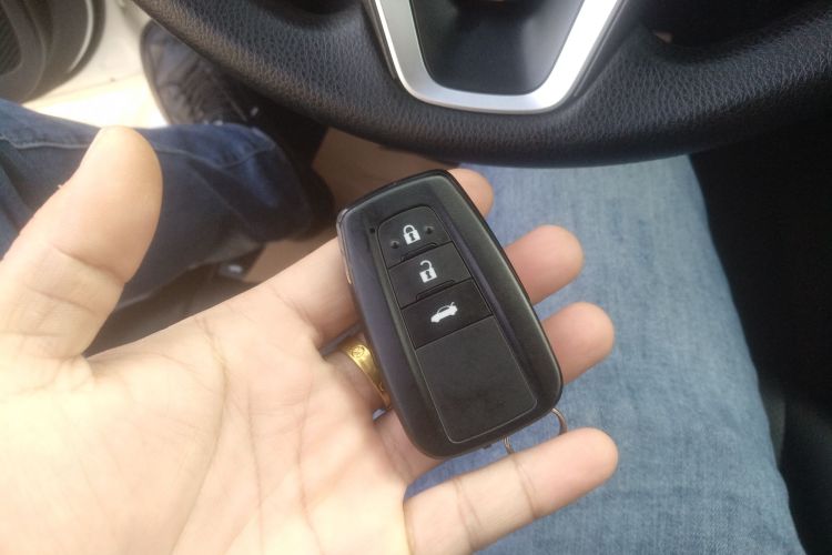 丰田 雷凌 2022款 185T CVT豪华版中控内饰11