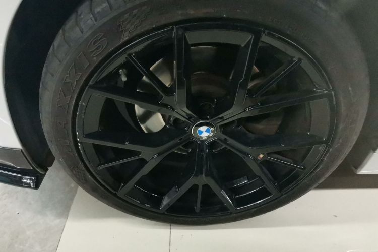 宝马5系 2022款 改款二 525Li M运动套装车身外观6001