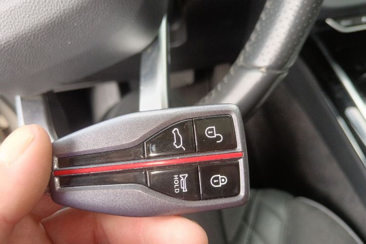 红旗HS5 2019款 2.0T 智联旗享四驱版中控内饰7001