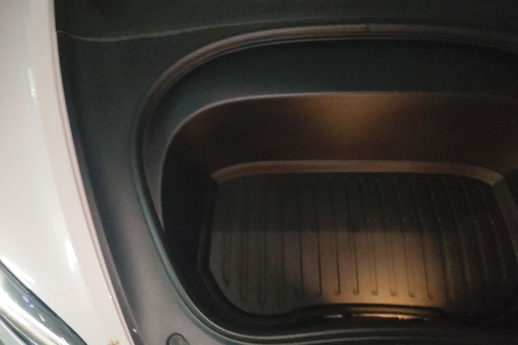 特斯拉 Model 3 2023款 后轮驱动版局部细节9006