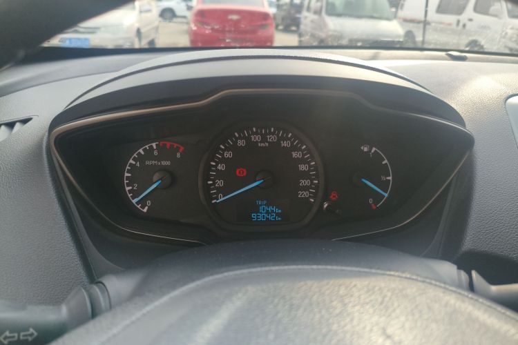 福特 福睿斯 2015款 1.5L 手动舒适型中控内饰14