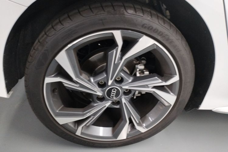 奥迪A3 2023款 A3L Limousine 35 TFSI 豪华运动型车身外观6008