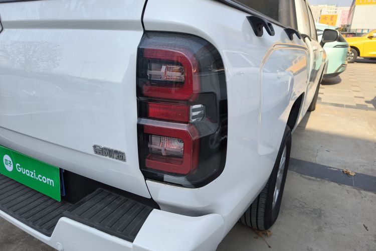 长城 金刚炮 2023款 2.0T自动汽油两驱精英型平箱GW4C20C车身外观6006