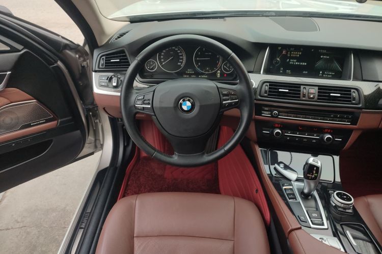 宝马5系 2014款 520Li 典雅型中控内饰13