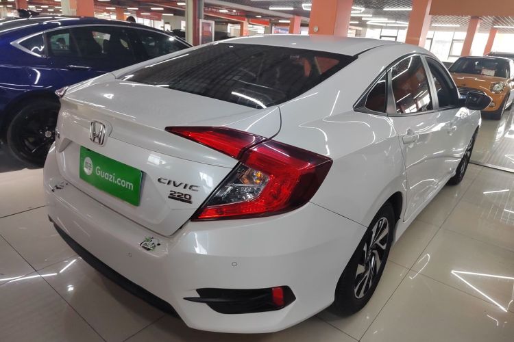 本田 思域 2016款 220TURBO 手动豪华版车身外观7