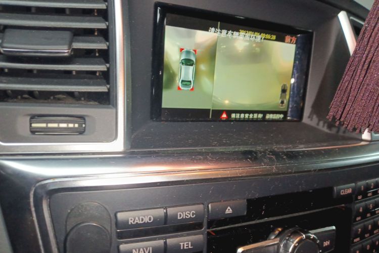 奔驰M级 2015款 ML 320 4MATIC中控内饰16