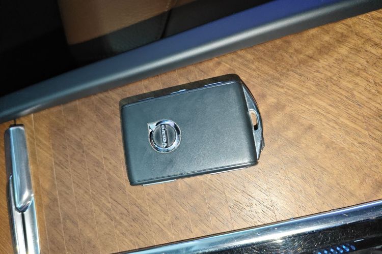 沃尔沃XC90 2020款 改款 T6 智逸豪华版 7座中控内饰7001