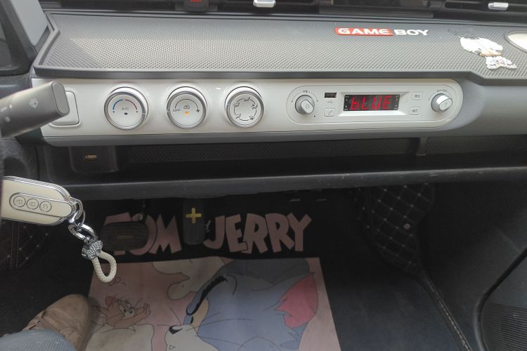 五菱汽车 宏光MINIEV 2022款 GAMEBOY 200km 玩咖款 磷酸铁锂中控内饰16