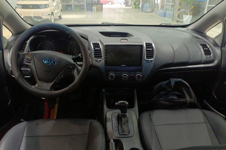 起亚K3 2015款 1.6L 自动GLS中控内饰12