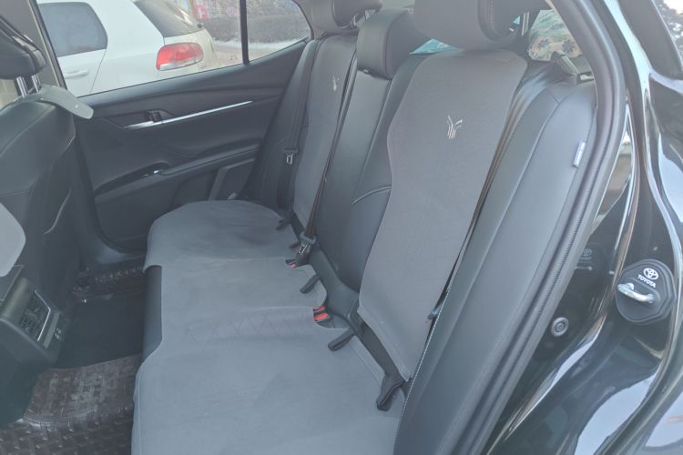 丰田 凯美瑞 2024款  双擎 2.0HG 尊贵版中控内饰21