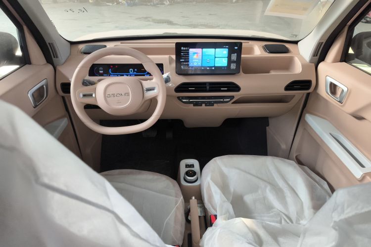 吉利银河 2024款 熊猫mini 200km 耐力熊中控内饰12