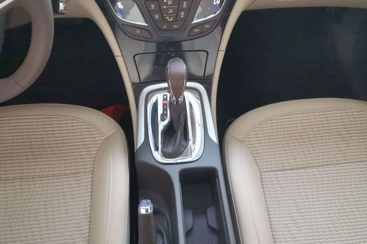 别克 君威 2015款 2.0L 领先时尚型局部细节18