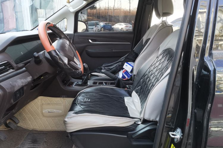 BAW北汽制造 锐胜王牌M7 2023款 1.6L 长轴创富型 7座中控内饰19