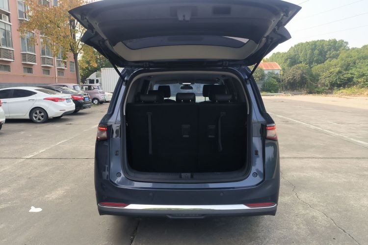 五菱汽车 五菱佳辰 2022款 1.5T CVT智享豪华型机舱底盘23