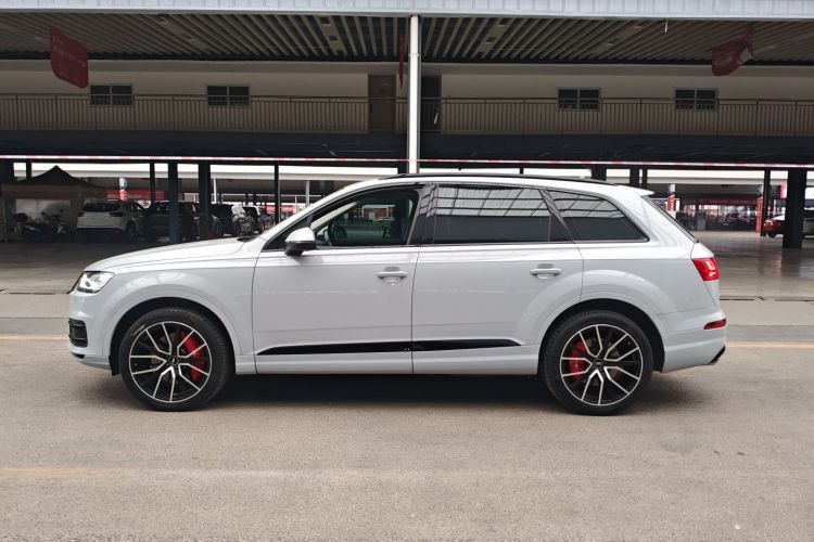 奥迪Q7 2016款 45 TFSI 技术型车身外观4