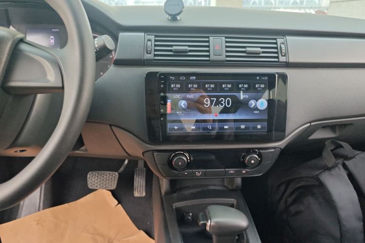 观致3 2018款 三厢 1.6L 自动领先型中控内饰16