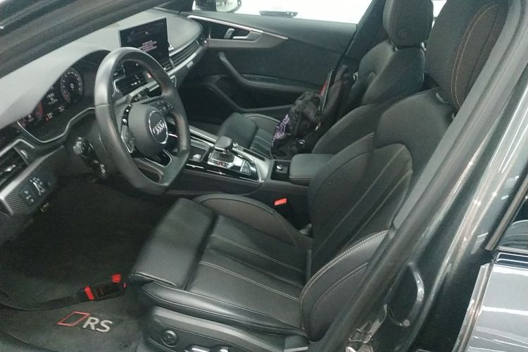 奥迪A4L 2024款 40 TFSI quattro RS套件燃速型局部细节19