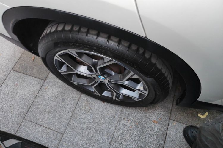 宝马X1 2022款 sDrive25Li 领先型车身外观6008