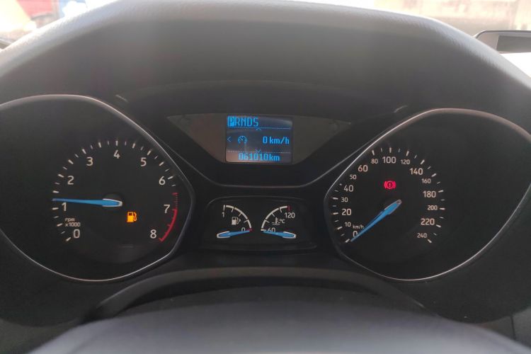 福特 福克斯 2018款 两厢经典 1.6L 自动风尚型智行版中控内饰14