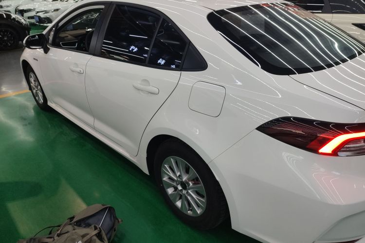 丰田 卡罗拉 2023款 1.8L 智能电混双擎 先锋版车身外观4