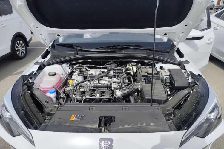 荣威i5 2023款 1.5L CVT豪华版机舱底盘24