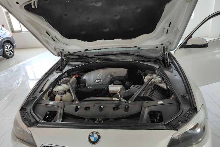 宝马5系(进口) 2015款 520i 典雅型机舱底盘24