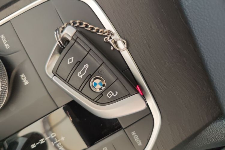 宝马3系 2020款 325Li M运动套装中控内饰7001